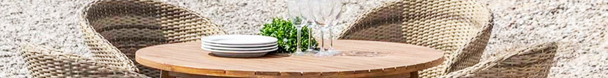 Table de jardin en bois