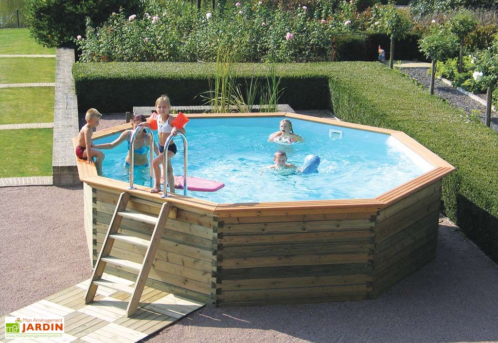 jardin avec piscine bois