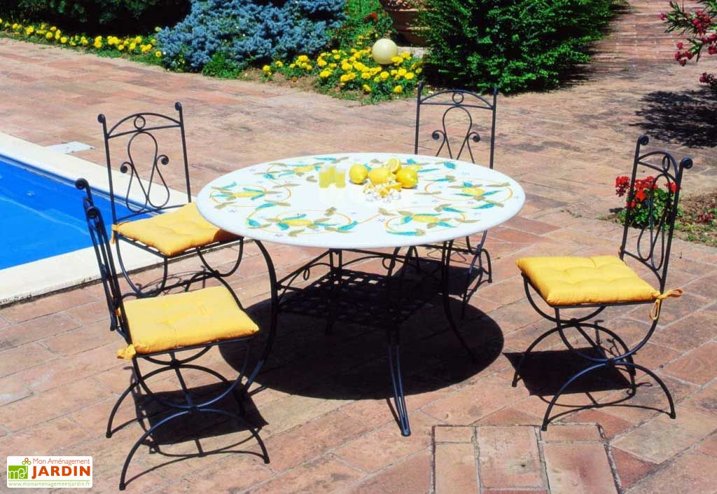 Table Ronde En Pierre De Lave Plusieurs Decors Givex
