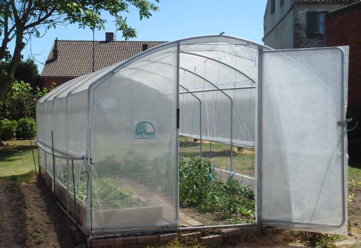 Serre Tunnel Tonneau en polyéthylène 30 m² - 4 Saisons 7,5 x 4 m