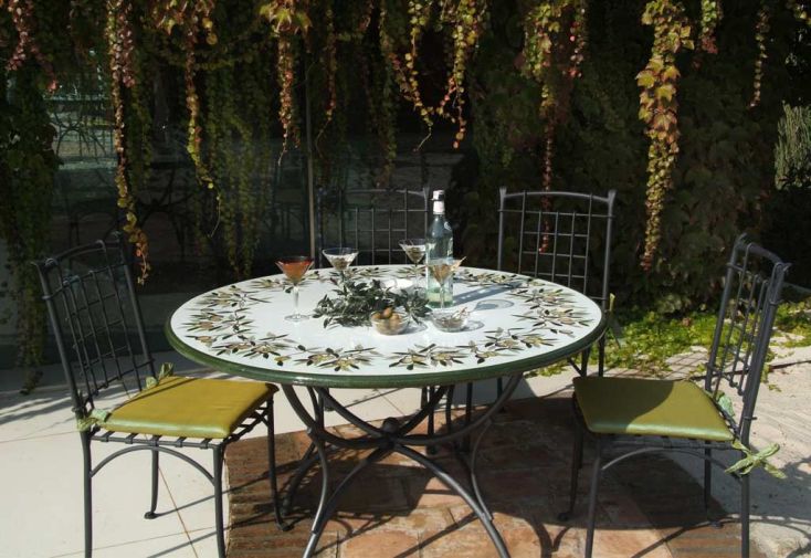 Table Ronde en Pierre de Lave (Plusieurs Décors)