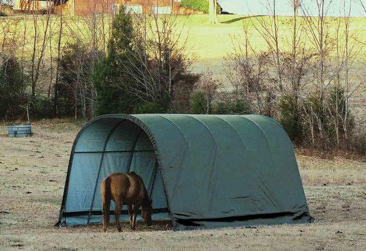 Abri pour animaux en acier et polyéthylène – 24 m²