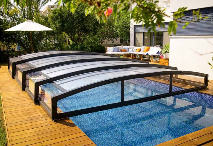 Abri de piscine Majorca en aluminium et polycarbonate – 8,7 x 4,7 m