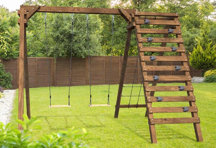 Aire de jeux en bois traité portique balançoires et escalade – Tristan