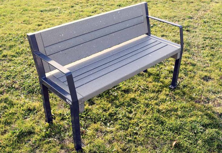 Banc d’extérieur en composite Polymab recyclé – 180 x 49 x 72 cm