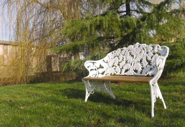 Banc public en bois et fonte, banc de jardin public