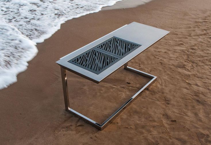 Barbecue Design au Charbon de Bois sur Pieds Stromboli Élégance 