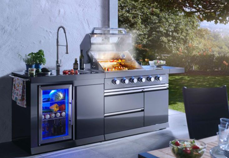 Cuisine extérieure en acier : barbecue gaz, frigo, évier – Cambridge