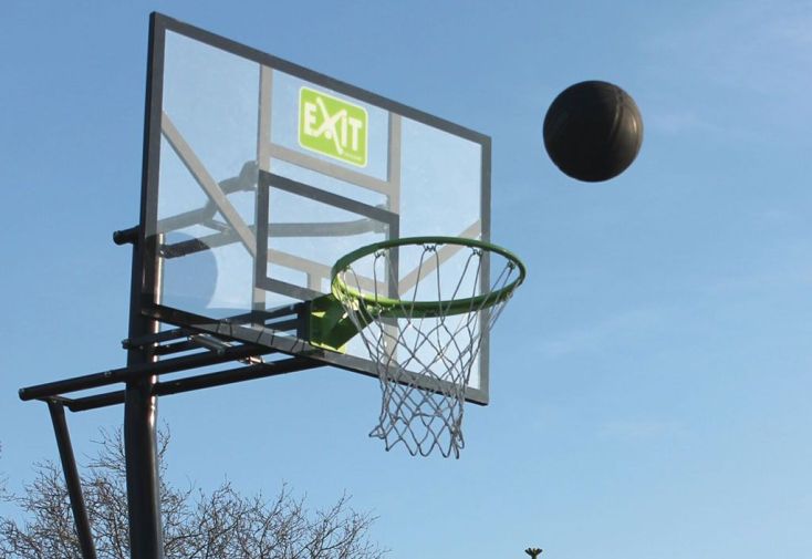 Panier de basket sur pied 