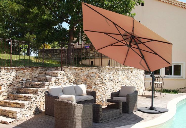 Parasol déporté et inclinable en aluminium 3,3 x 3,7 m - Flora taupe