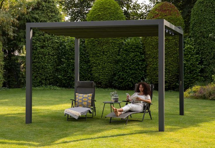 Pergola aluminium autoportée + voile d’ombrage imperméable – 10,1 m²