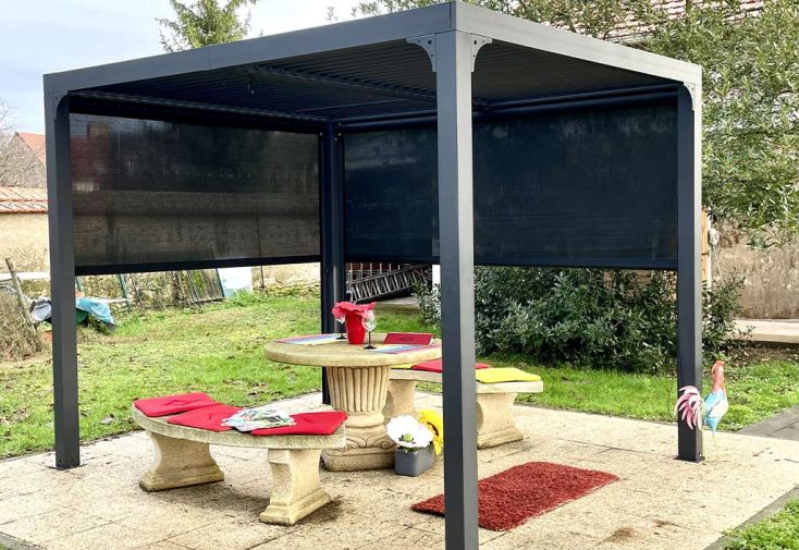 Pergola bioclimatique alu 7,2 m² - store latéral 2 côtés