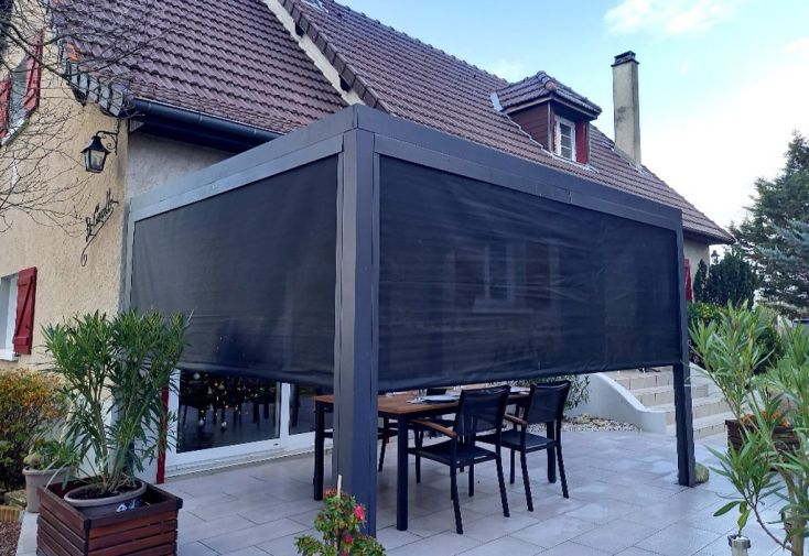 Pergola bioclimatique alu 10,8 m² - store latéral 2 côtés