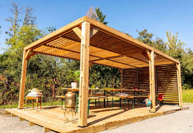 Pergola Bois d’Épicéa Traité Couverture + Paroi Ventelles Mobiles 20 m²