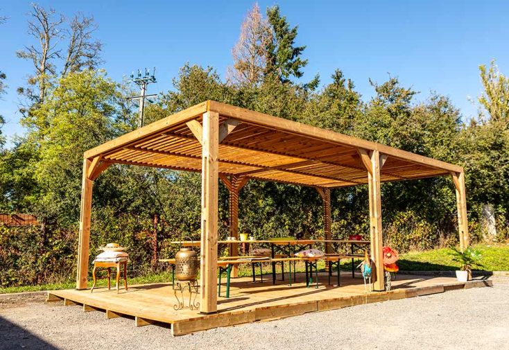 Pergola en Bois d’Épicéa Traité Couverture Ventelles Mobiles 20 m²