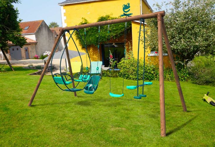 Portique balançoire en bois Soulet 6 enfants avec siège bébé - Suzanne