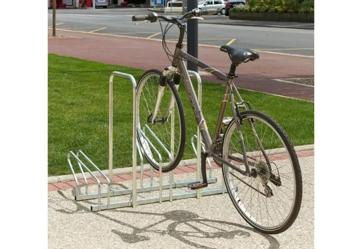 Râtelier à vélos en acier zingué avec arceaux antivols – 3 à 10 vélos