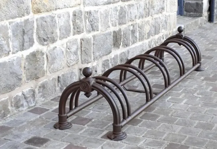 Râtelier 5 vélos en acier et fonte d’aluminium effet rouille Versailles