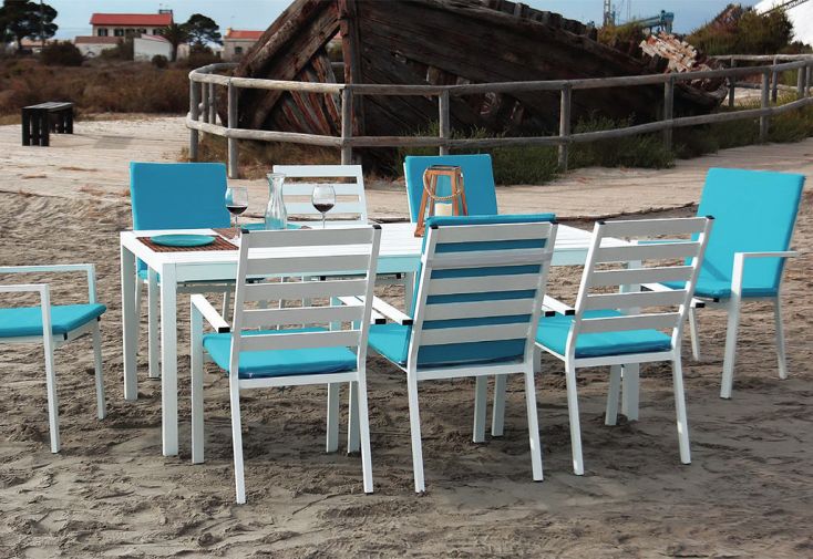 Salon de jardin aluminium Sarana : 8 fauteuils et 1 table à manger