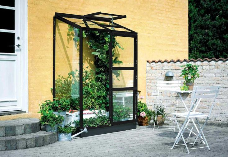 Serre de jardin adossée en verre horticole Atlan 2 – 0,9 m²