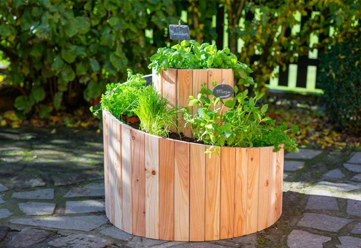 Spirale aromatique – jardinière en bois de mélèze Ø55 cm
