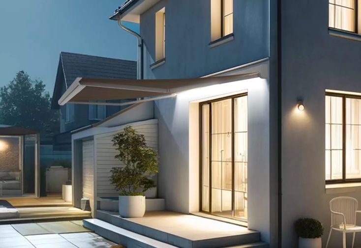 Store banne motorisé coffre intégral + LED 4 x 3 m - Céleste blanc