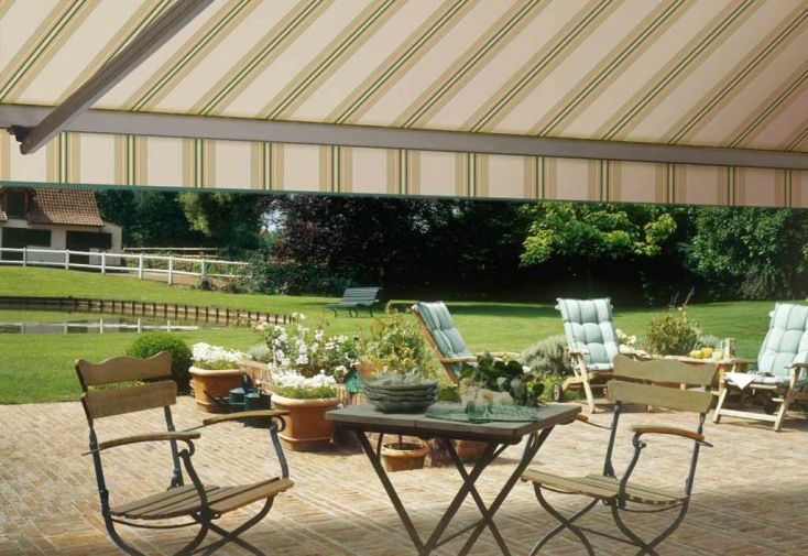 Store banne motorisé + télécommande monobloc aluminium 4 x 3 m