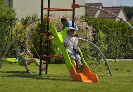 aire de jeux EVO Zeny 5 agrès avec toboggan, tour, araignée, pont et hamac