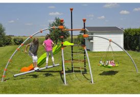 grande aire de jeux en métal anticorrosion EVO de Trigano avec toboggan