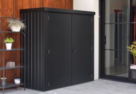 Armoire de jardin en acier galvanisé sur terrasse 