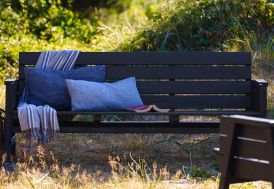 Banc de jardin en bois noir – Usma Lounge 3 personnes Amata