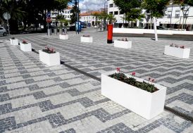 jardinière rectangulaire en béton blanche