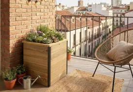 Jardinière haute sur balcon Hortalia