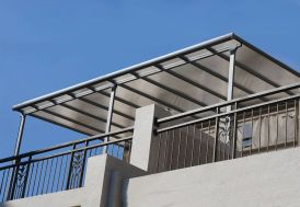 Pergola adossée en aluminium et polycarbonate 12,83 m²