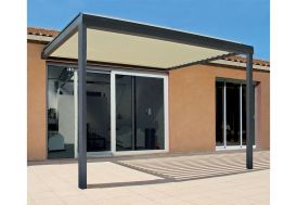 Pergola bioclimatique adossée en aluminium avec lames motorisées Cros Hostun II anthracite