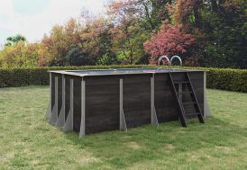 Piscine hors-sol en composite dans un jardin extérieur 