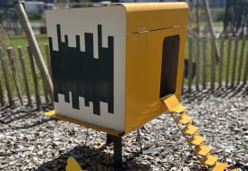 Poulailler en bois et acier original 3 poules Abricocotte