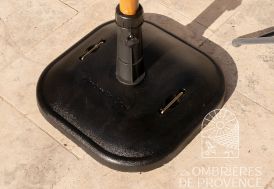 Socle en béton et acier noir pour parasol droit Les Ombrières de Provence