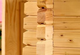 madriers emboîtés toilettes sèches PMR en bois 4,5 m² marque Habrita
