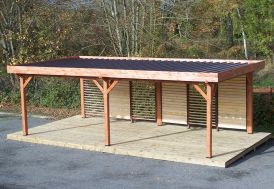 Pergola en bois avec toit plat et parois lames orientables