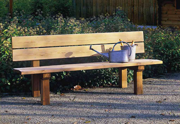 Banc de jardin en bois.