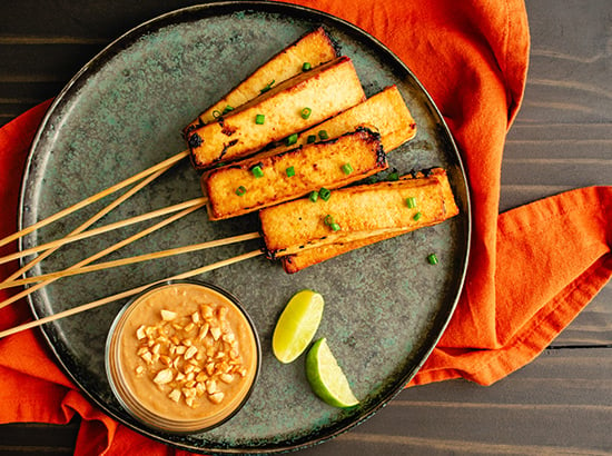 Brochettes de tofu satay