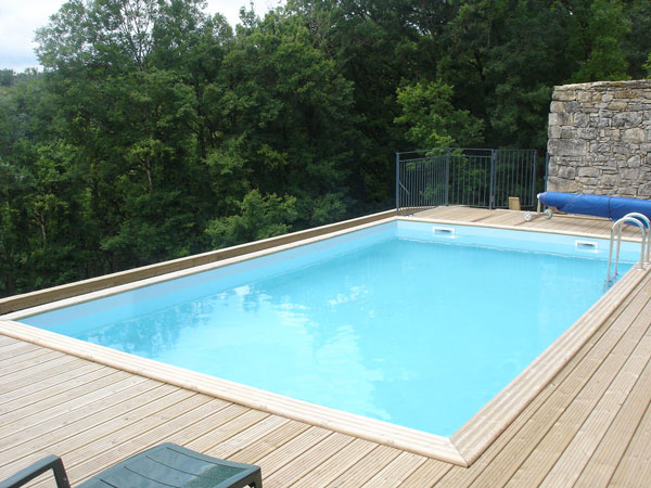 Piscine enterrée.