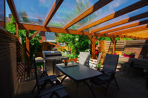 Pergola couverte de polycarbonate