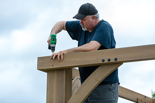 Montage pergola jardin