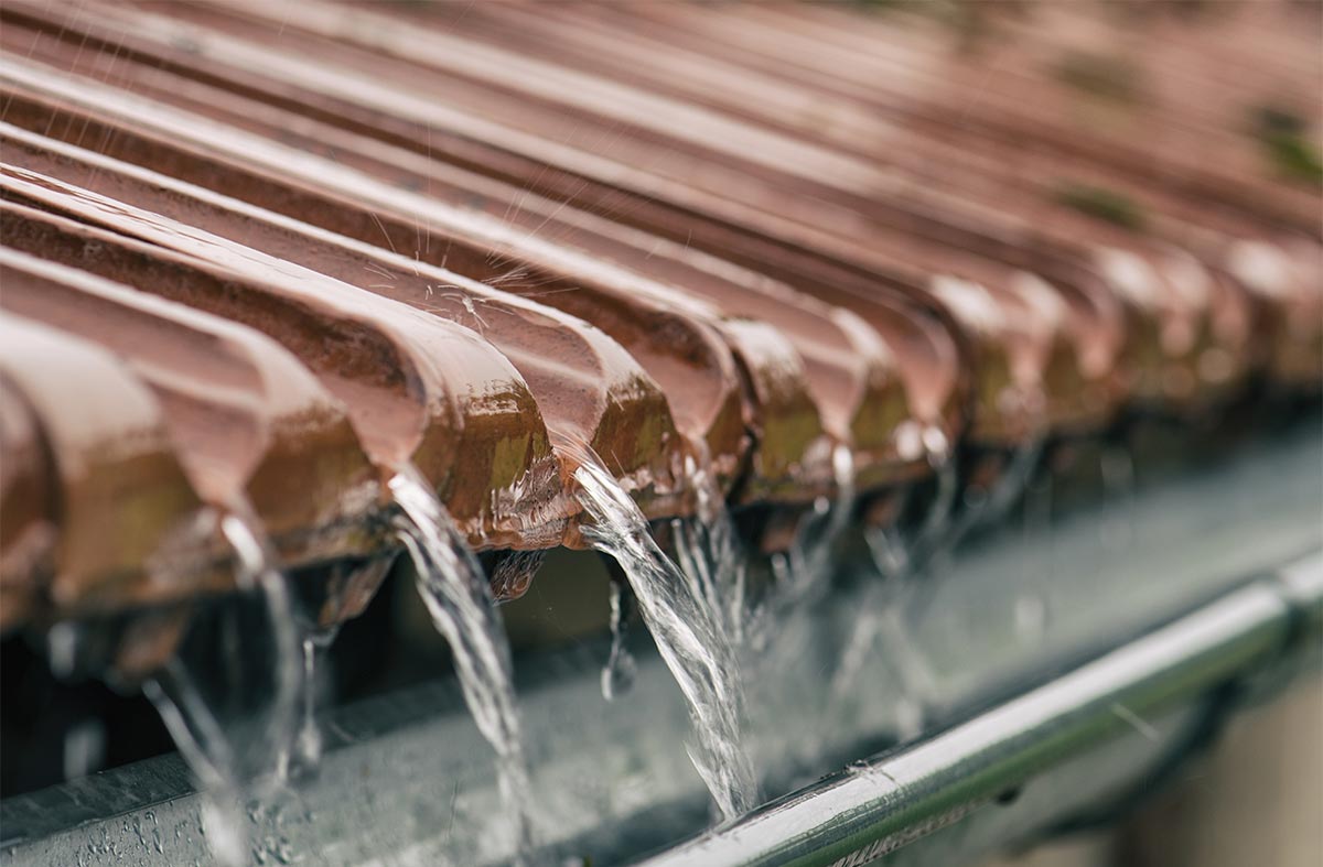 Toiture en tuile pour récupération d'eau de pluie