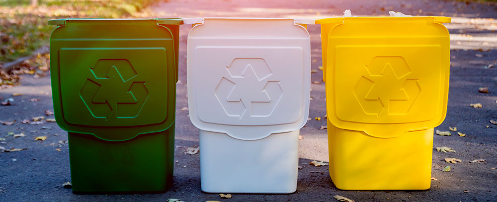 Poubelles tri verte, blanche et jaune